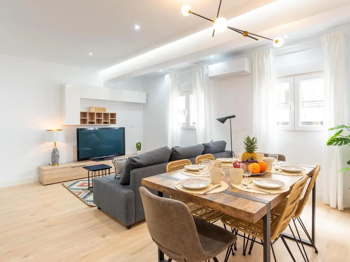 Gorgeous Renovated Apartment 2Br Ac Malaga Spain