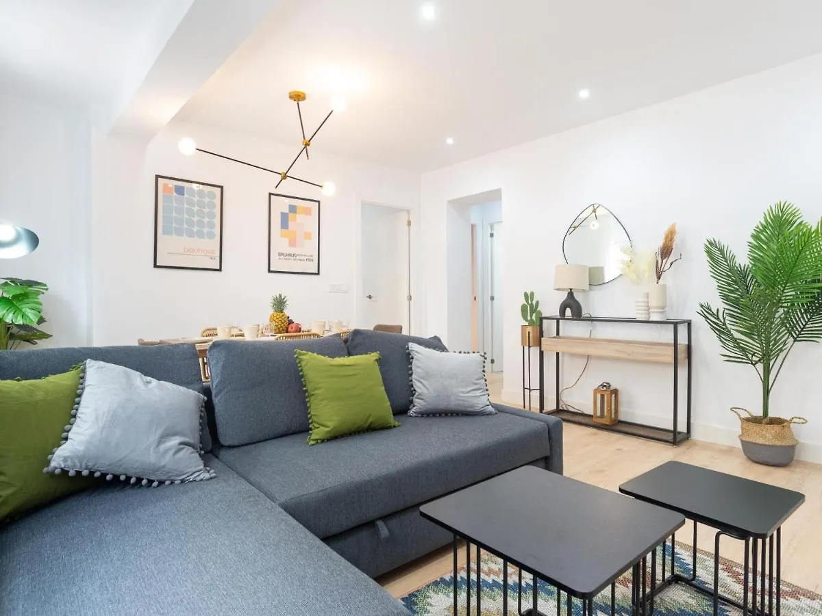 Gorgeous Renovated Apartment 2Br Ac Malaga Spain