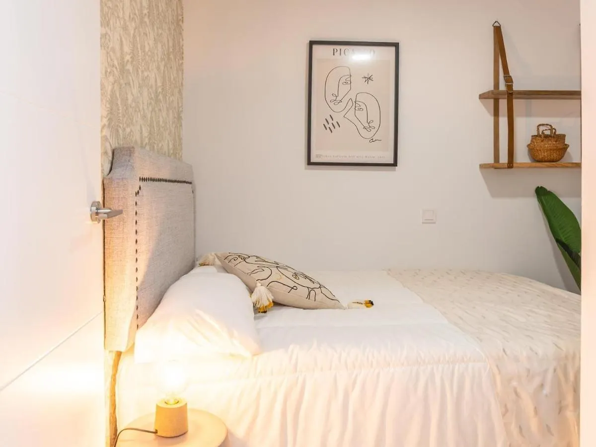 Gorgeous Renovated Apartment 2Br Ac Malaga