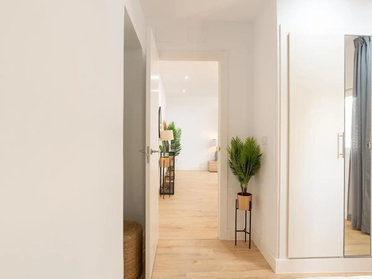 Gorgeous Renovated Apartment 2Br Ac Malaga Spain