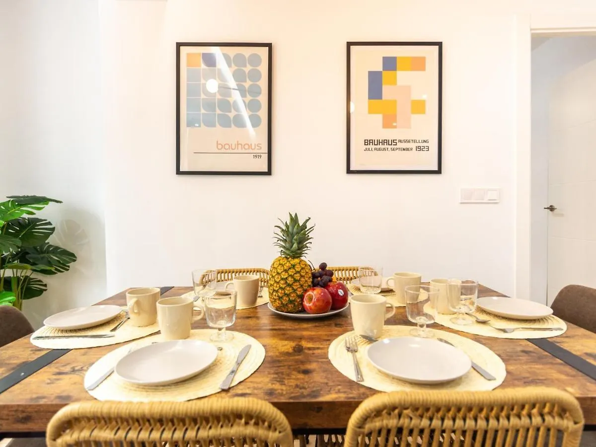 Gorgeous Renovated Apartment 2Br Ac Malaga Spain